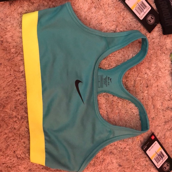 Under Armour/ Nike Sports bra BUNDLE - Picture 5 of 6